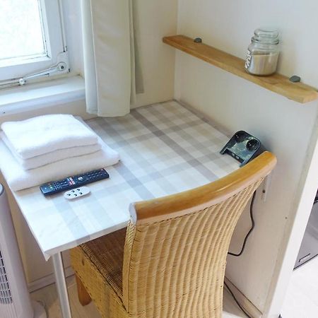 Ferienwohnung 1 Zimmer in Wohngemeinschaft, Netflix, Premium Kabelfernsehen, küche Berlin Exterior foto