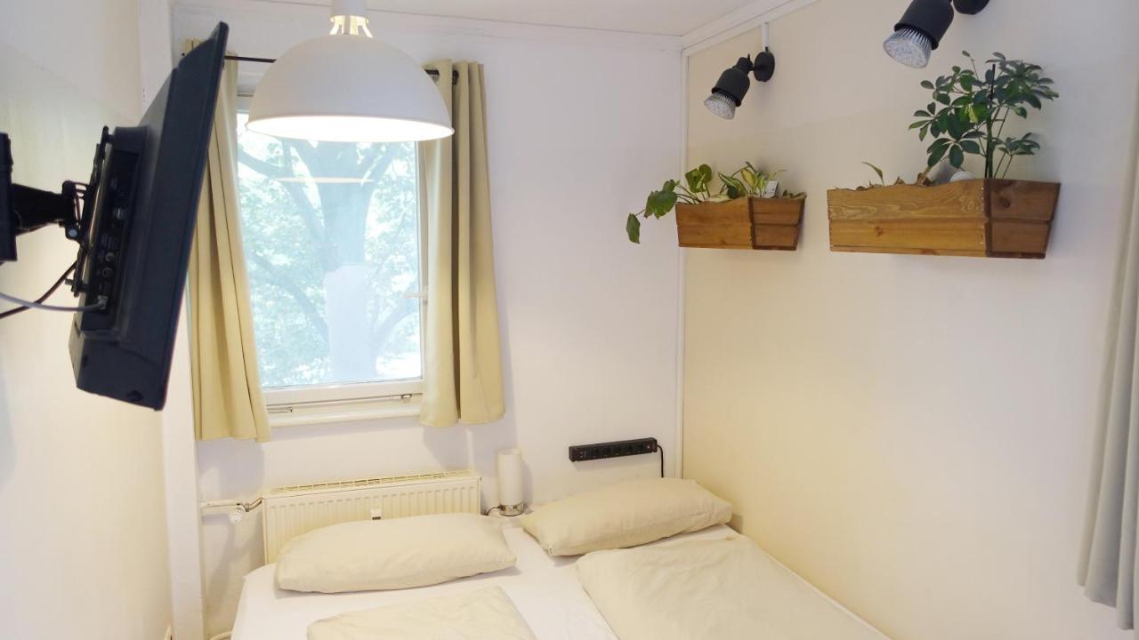 Ferienwohnung 1 Zimmer in Wohngemeinschaft, Netflix, Premium Kabelfernsehen, küche Berlin Exterior foto