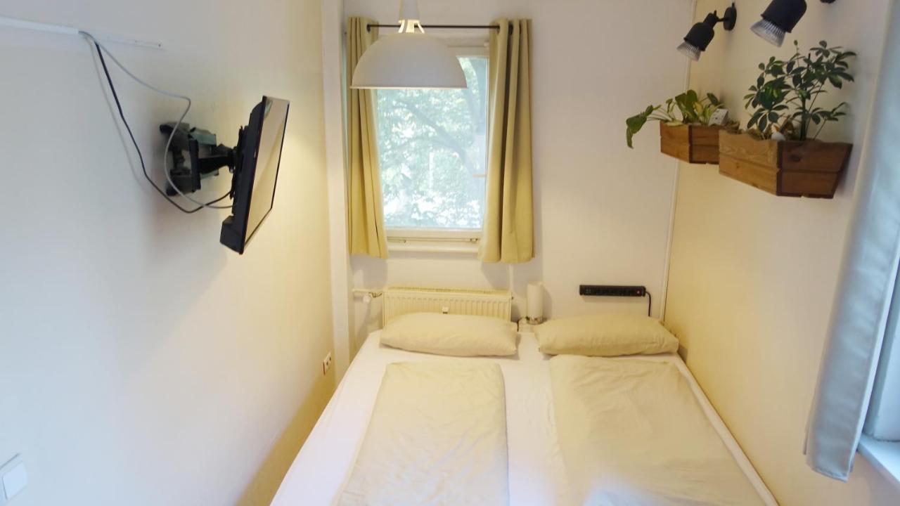 Ferienwohnung 1 Zimmer in Wohngemeinschaft, Netflix, Premium Kabelfernsehen, küche Berlin Exterior foto